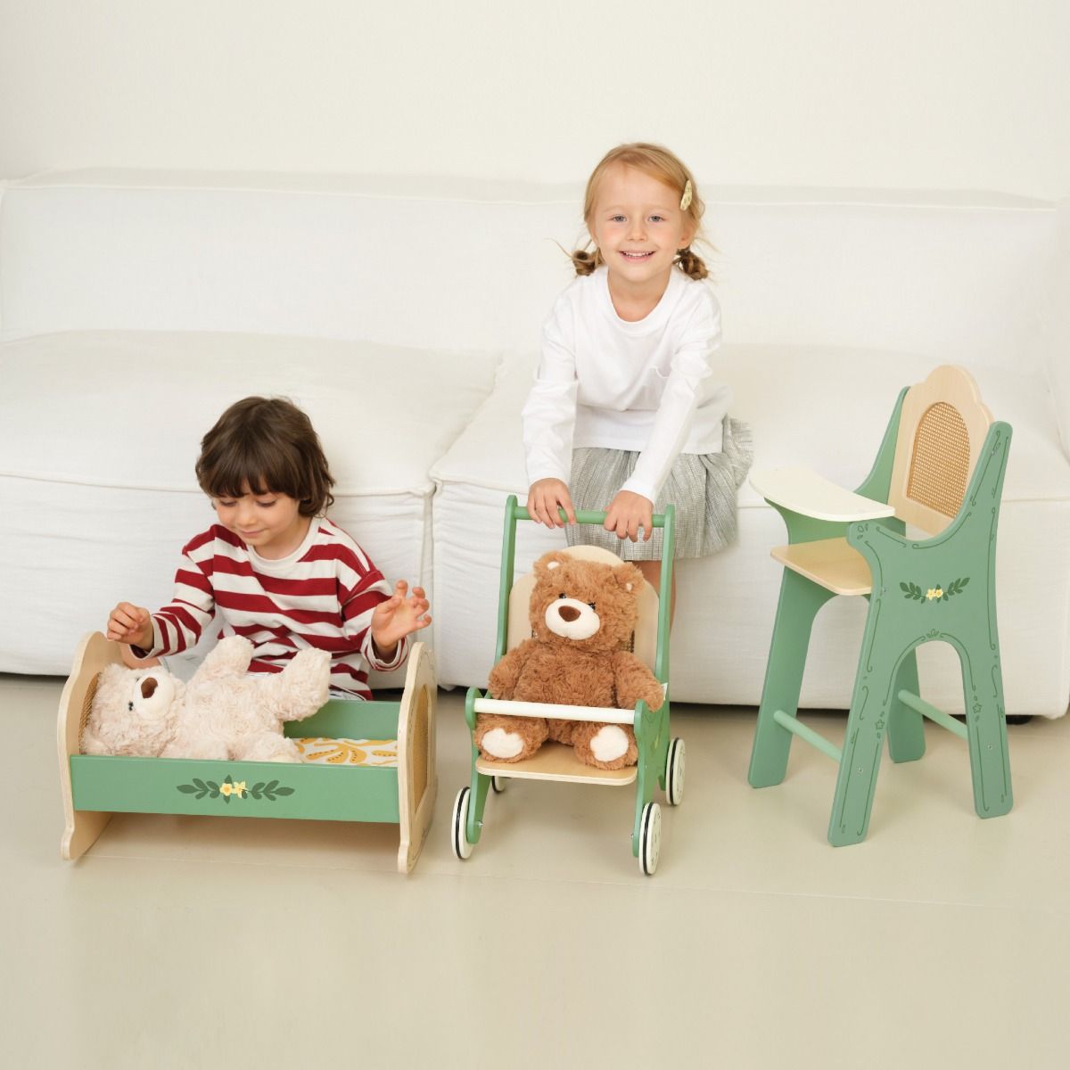 Classic World Wooden Vintage High Chair
