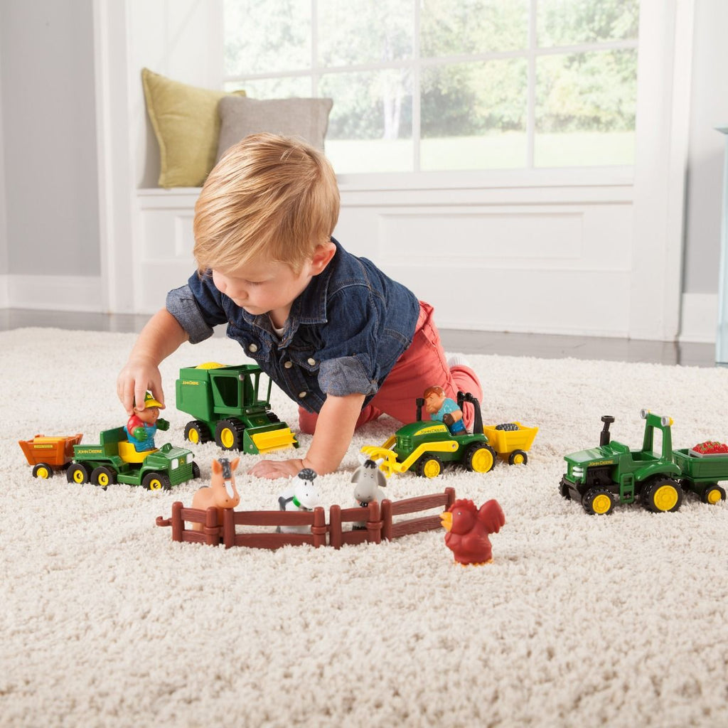 John Deere Fun on the Farm