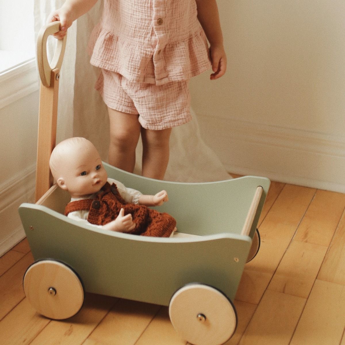Kinderfeets Pull Along Wagon