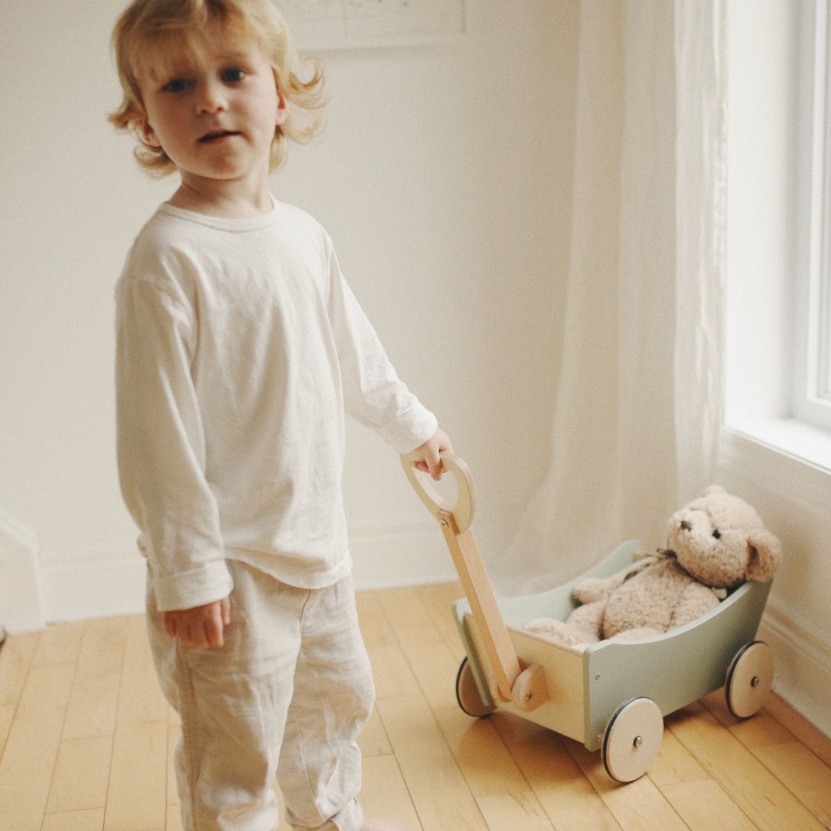 Kinderfeets Pull Along Wagon