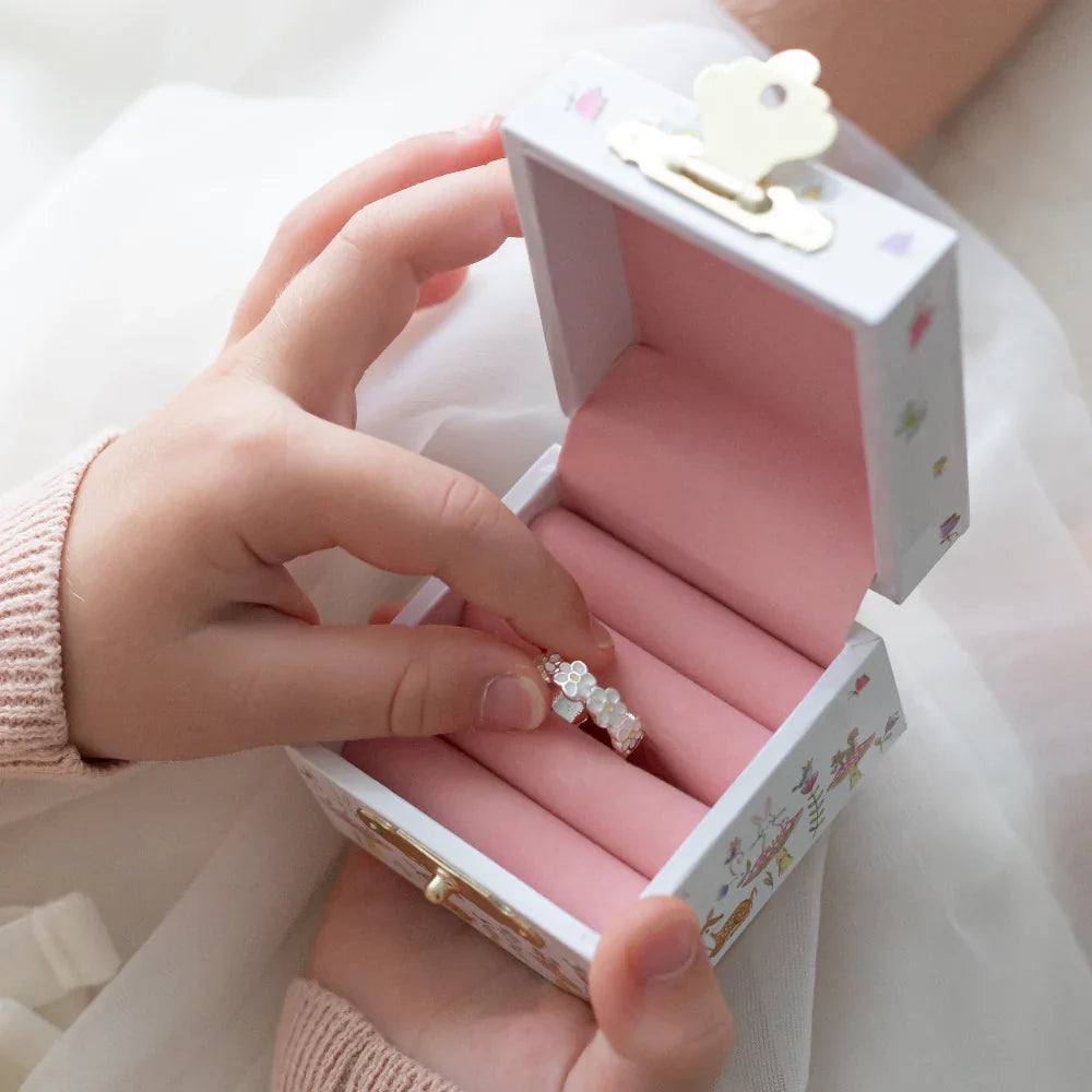 Lauren Hinkley Daisy Chain Ring in Box